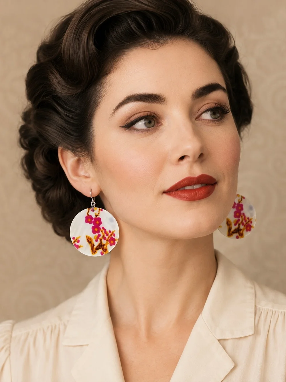 VINTAGE IRRIDESCENT PEARL DROP EARRINGS